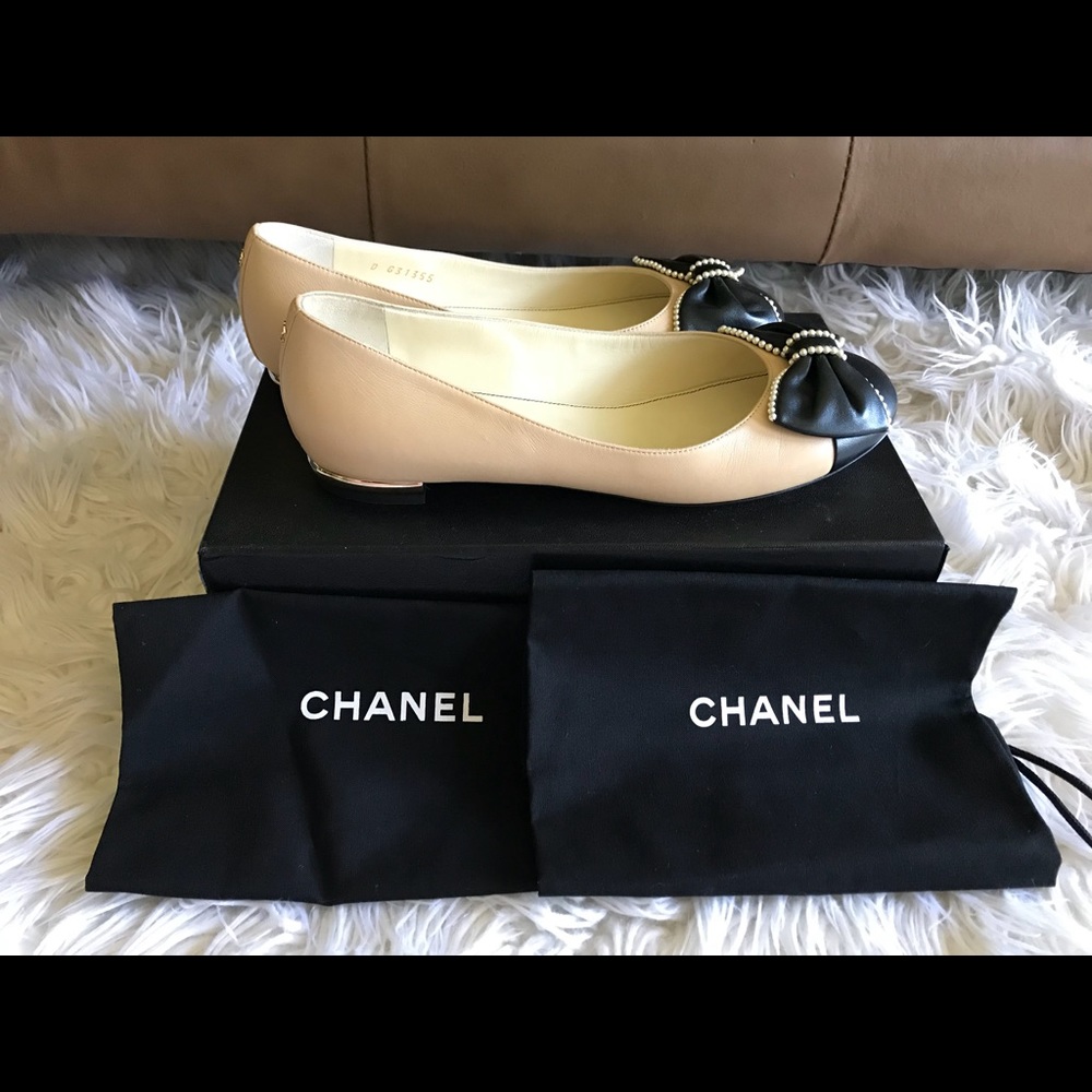 Chanel Beige Nude/black silver bow Ballerina Flat